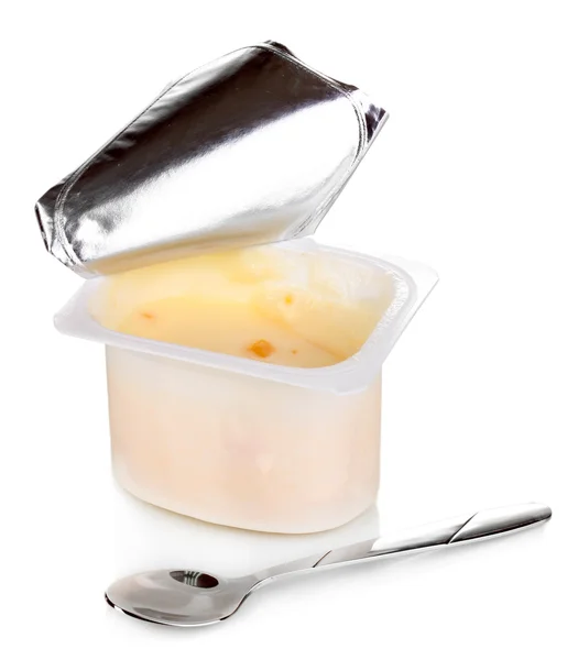 Yoghurt isolerad på vit — Stockfoto