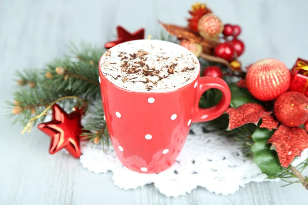 Warme chocolademelk met room — Stockfoto