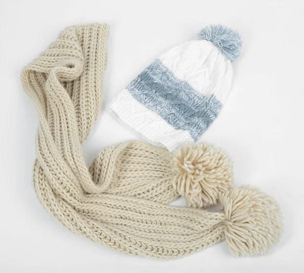Gorra de invierno y bufanda —  Fotos de Stock