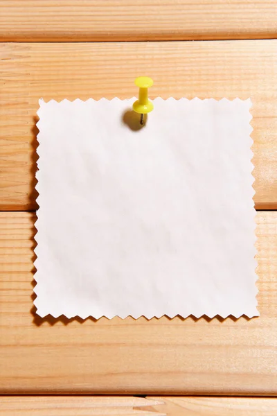 Lege papier blad op houten achtergrond — Stockfoto