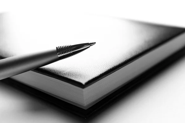 Pen on book, de cerca — Foto de Stock