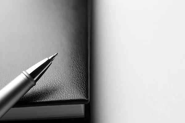 Pen on book, close up — Stock Photo, Image