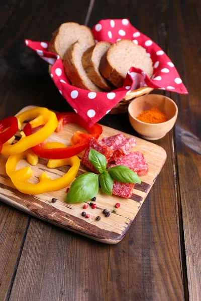 Salsicha de salame saboroso — Fotografia de Stock