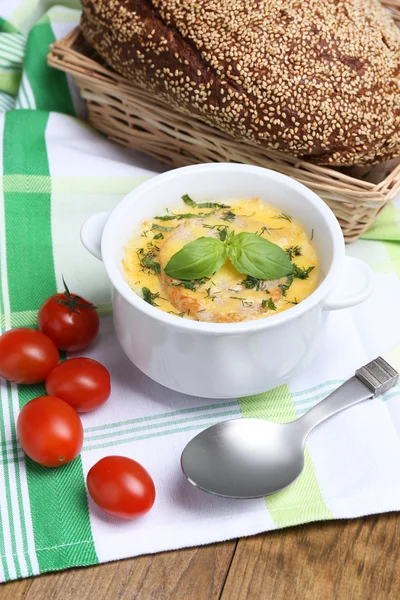 Sopa saborosa na panela — Fotografia de Stock