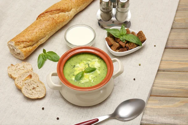 Chutná polévka v hrnci — Stock fotografie