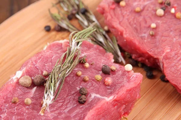 Raw beef meat — Stock Photo, Image