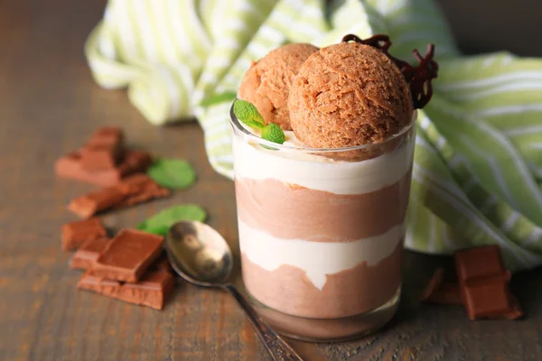 Mousse de chocolate sabroso — Foto de Stock