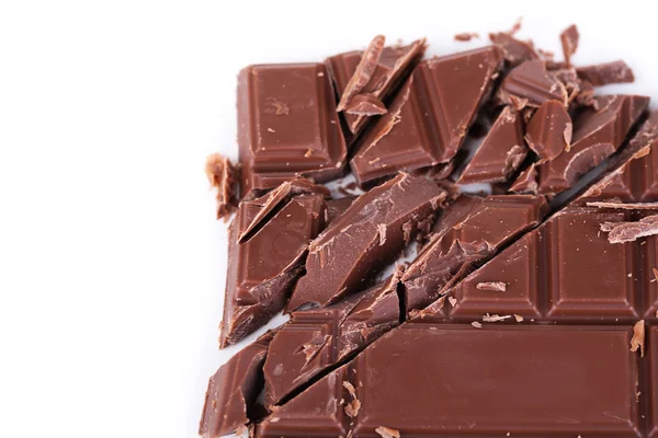Nasekané balíček čokolády izolovaných na bílém — Stock fotografie