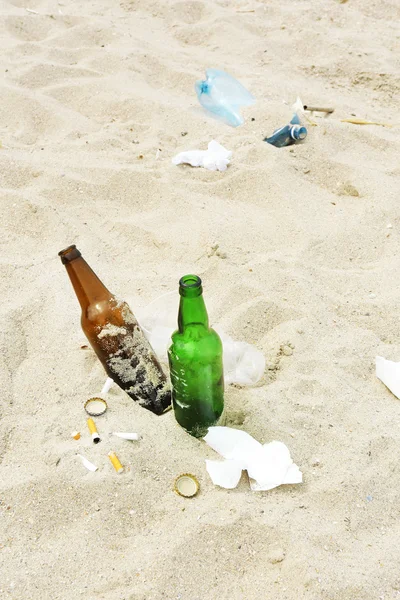 浜辺のゴミ — ストック写真