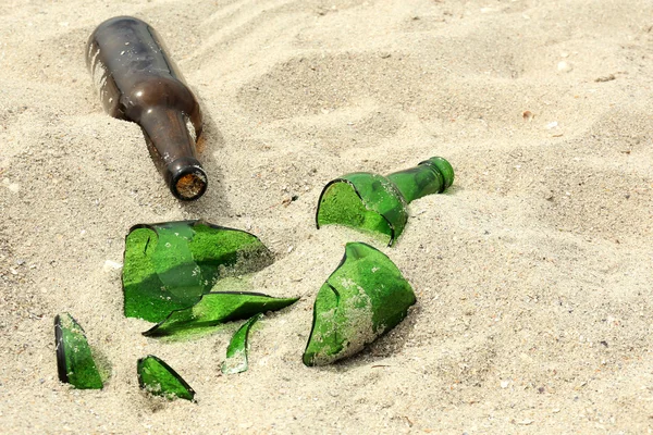 Garbage on the beach — Stock Photo, Image