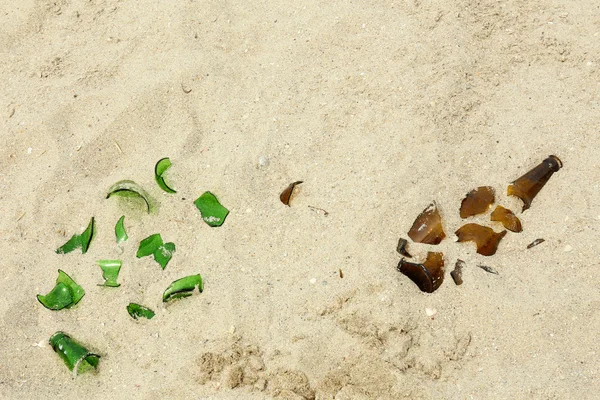 Poubelles sur la plage — Photo
