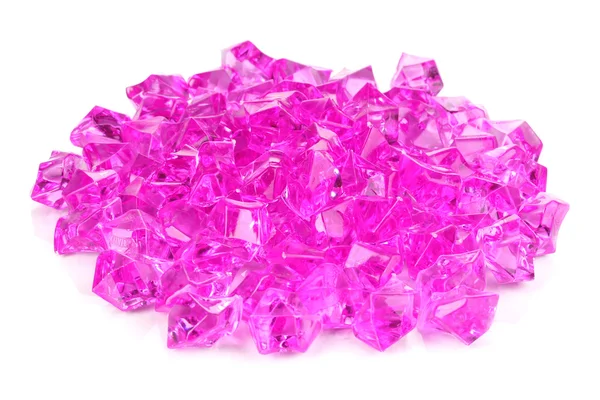 Montones de piedras decorativas de color rosa aisladas en blanco —  Fotos de Stock