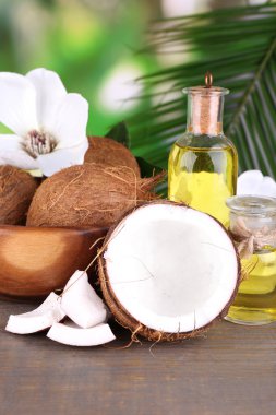 Hindistan cevizi ve Hindistan cevizi yağı doğa zemin üzerine ahşap tablo