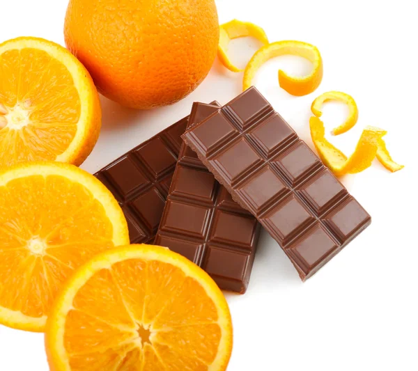 Čokoláda a pomeranč izolovaných na bílém — Stock fotografie