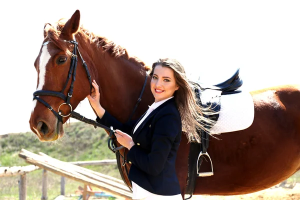 馬と少女 — ストック写真