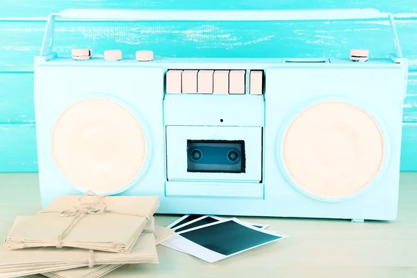 Kleurrijke retro radio — Stockfoto