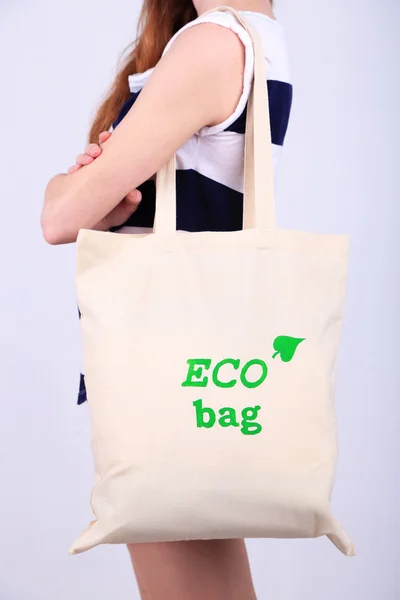 エコ ・ バッグを持つ女性 — ストック写真