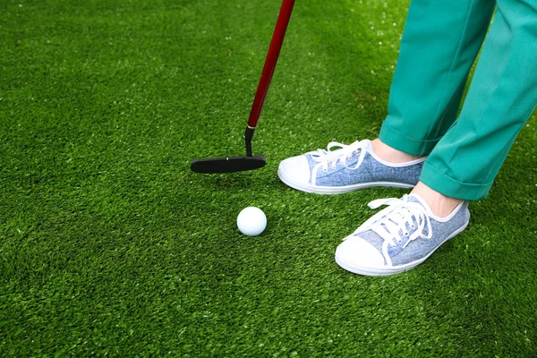 女性のゴルフ プレーヤー — ストック写真