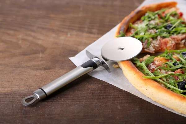 Pizza med rucola — Stockfoto