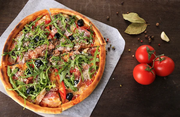 Pizza med rucola — Stockfoto