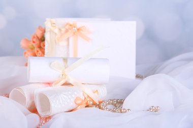 açık renkli güzel el yapımı düğün kartları