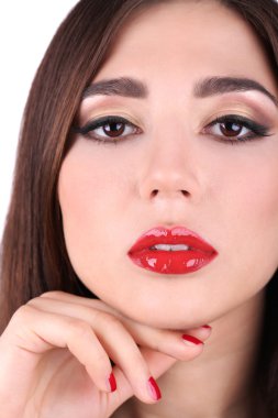 Kırmızı dudaklar ve çivi closeup ile kız