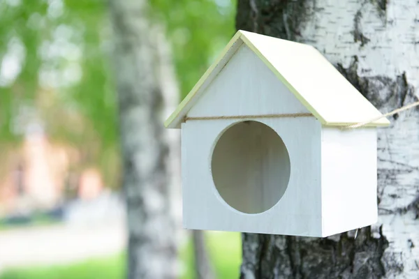 Ogród birdhouse — Zdjęcie stockowe