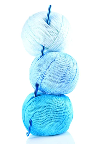 Fissuras coloridas com gancho de crochê, isolado em branco — Fotografia de Stock