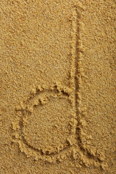 Літерою алфавіту вологий пісок пляжу — стокове фото