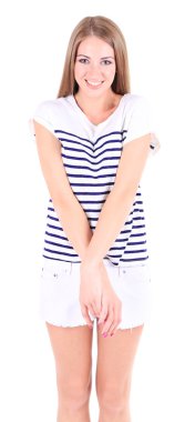 güzel genç kız şort ve tişört üzerine beyaz izole