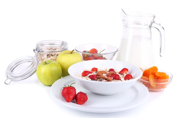 दूध और फल के साथ स्वस्थ अनाज सफेद पर अलग — स्टॉक फ़ोटो, इमेज