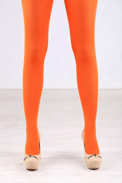 Meias em pernas de mulher perfeita, close-up — Fotografia de Stock