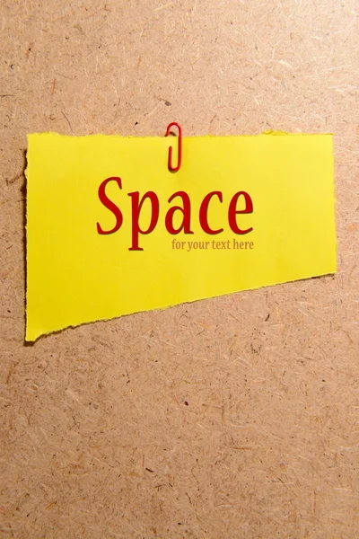 Foglio di carta vuoto su sfondo di legno — Foto Stock