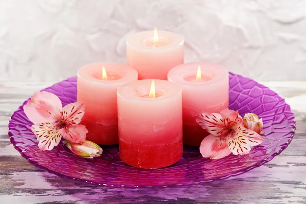 Candele con fiori — Foto Stock