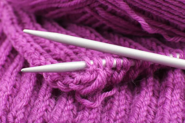 Lavorare a maglia con raggi da vicino — Foto Stock