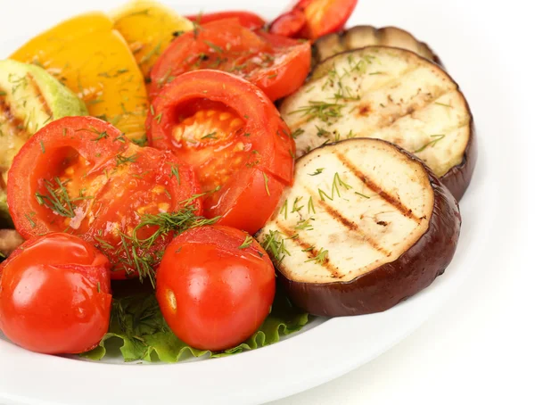 Deliziose verdure grigliate sul piatto primo piano — Foto Stock