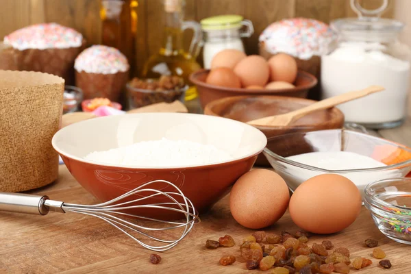 Easter cake preparing in kitchen — Stock Photo, Image