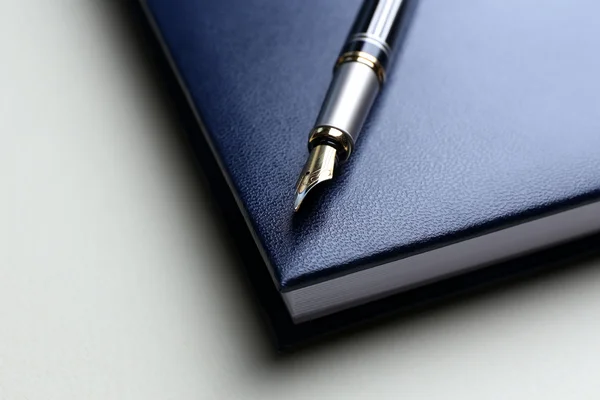 Pen on book, close up — Stock Photo, Image