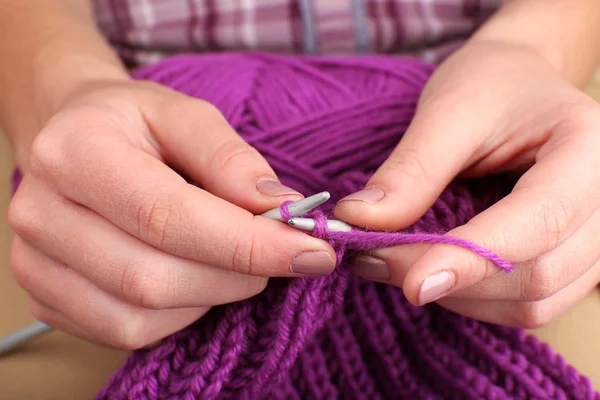 Female hands knitting with spokes close up — Stock Photo, Image