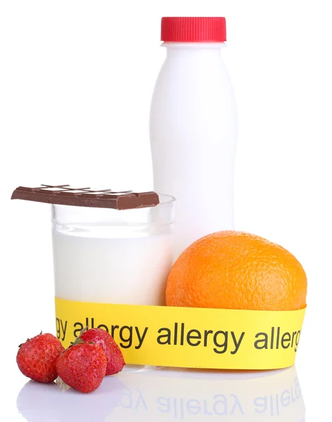 Aliments allergènes isolés sur blanc — Photo