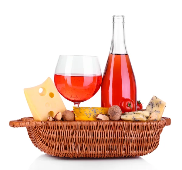 Rosafarbener Wein und verschiedene Käsesorten isoliert auf weißem Papier — Stockfoto
