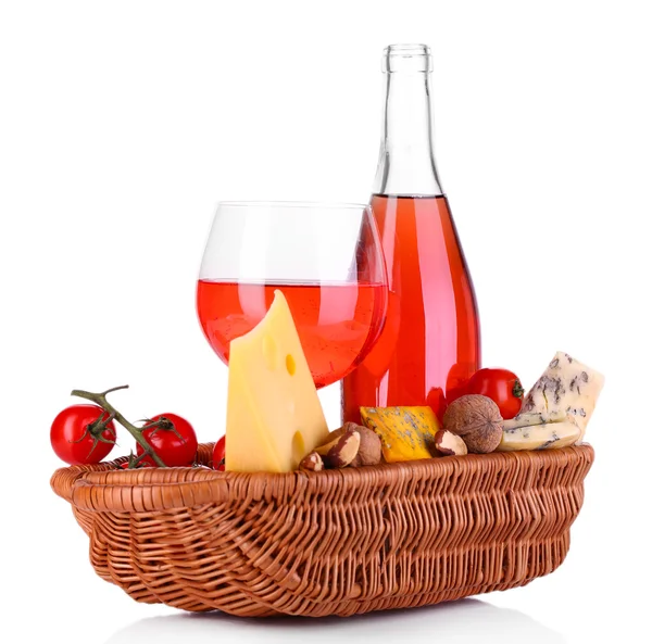 桃红葡萄酒和不同种类的奶酪上白色孤立 — 图库照片