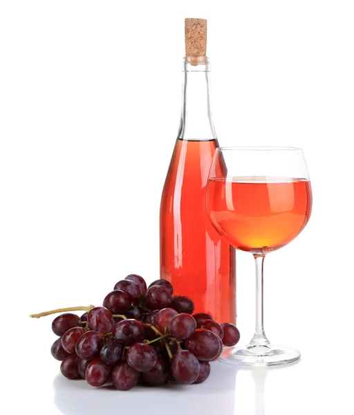 Ripe grapes, wine glass and bottle of wine isolated on white — Stock Photo, Image