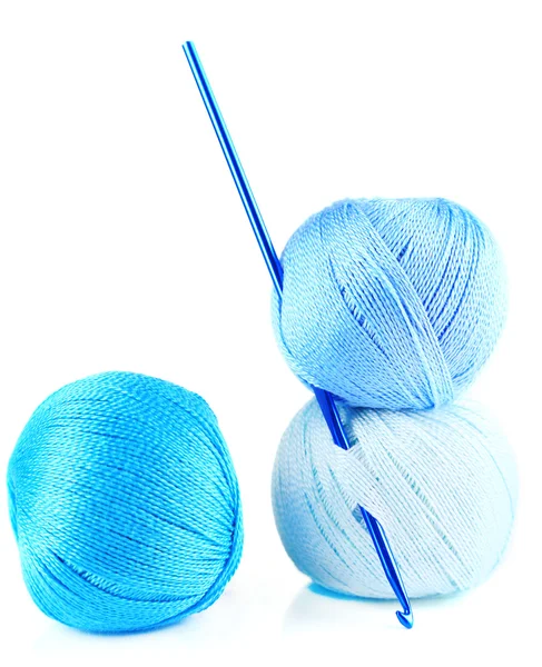 Pinces colorées avec crochet crochet, isolé sur blanc — Photo