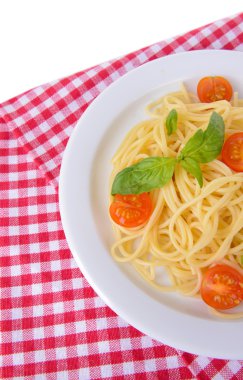 leziz spagetti domates plaka üzerinde tablo yakın çekim