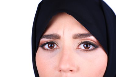 gri arka plan üzerinde güzel Müslüman Arap kadın