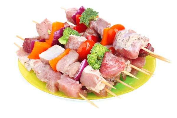 Roher Schweinekebab isoliert auf weiß — Stockfoto