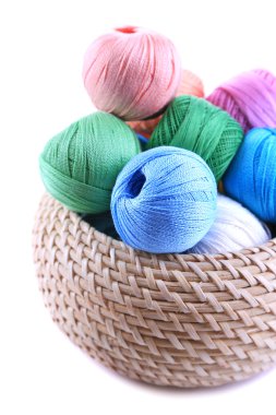 renkli clews ve üzerinde beyaz izole kutusunda tığ işi kancalar