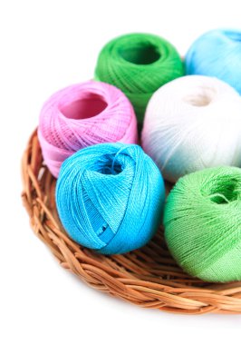 renkli iplik topları hasır mat, üzerinde beyaz izole örme için