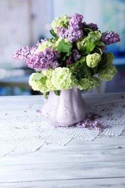 güzel bahar çiçek vazosu parlak zemin üzerine ahşap tablo